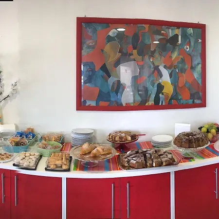 拉拜亚迪乌丽赛酒店 *